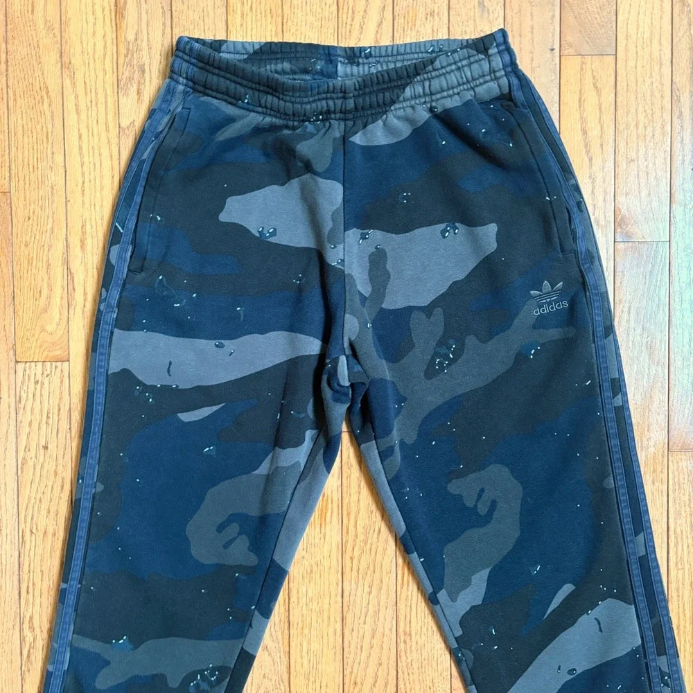 Adidas Originals Mens Camo Graphic Joggers Sweatpants Medium Gorpcore Blue Black
